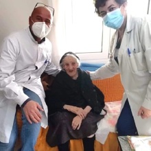 Γιαγιά 107 ετών από τις Σέρρες εμβολιάστηκε γιατί της έλειψαν οι φίλες της