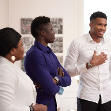 Tα αδέλφια Αντετοκούνμπο με τη μητέρα τους