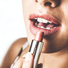 Συμβουλές ομορφιάς: 4 «κανόνες» του μακιγιάζ που μπορείς άνετα να αγνοήσεις, καθώς δεν ταιριάζουν σε όλα τα δέρματα. 