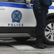 Σε σπίτι στου Ζωγράφου μάνα και κόρη ζούσαν με το πτώμα του πατέρα