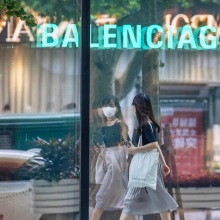 ο Balenciaga στέλνουν βοήθεια στην Ουκρανία μέσω του Παγκόσμιου Προγράμματος Σίτισης