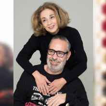 Ο makeup artist Βαγγέλης Θώδος και η συγγραφέας Μανίνα Ζουμπουλάκη