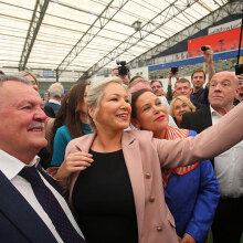 Η Μισέλ Ο’Νιλ του Σιν Φέιν είναι η γυναίκα που θέλει να ενώσει τις δύο Ιρλανδίες