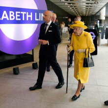 Η βασίλισσα Ελισάβετ πήγε στο Μετρό του Λονδίνου