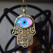 Μάτιασμα - Ξεμάτιασμα: Όλα για το «μάτι» - Τι είναι, πώς φεύγει, ποια η πρόληψη, τι λέει η εκκλησία και η επιστήμη.