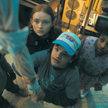 Φωτογραφία με το cast της τέταρτης σεζόν του Stranger Things.