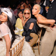 Kim Kardashian: Εκανε ζημιά στο φόρεμα της Marilyn Monroe; Οι φωτογραφίες με το πριν και το μετά