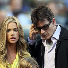 Η κόρη του Τσάρλι Σιν πουλά αισθησιακές φωτογραφίες της στο OnlyFans- To «κατηγορώ» του στην μητέρα της