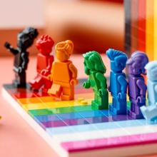 Πολύχρωμες φιγούρες LEGO