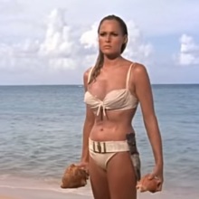 Η Ursula Anders στην ταινία James Bond εναντίον Dr.No (1962)