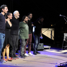 Στιγμιότυπο από τη συναυλία των Νίκου Πορτοκάλογλου, Στάθη Δρογώση, Αγάπη Διαγγελάκη, Βύρωνα Τσουράπη