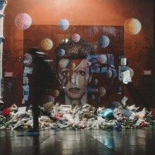 Τοιχογραφία που απεικονίζει τον Ντέιβιντ Μπόουι