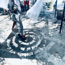 Δημήτρης Λάμπρου, άποψη από την εγκατάσταση "White Labyrinth" στη Χώρα Μυκόνου