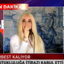 Φωτογραφία της τραγουδίστριας Gulsen σε δελτίο ειδήσεων