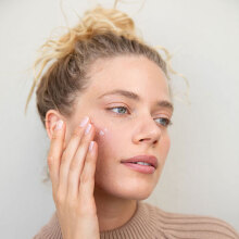 πορτραίτο ξανθιάς κοπέλας