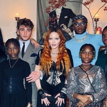 Η Μαντόνα με τα έξι της παιδιά