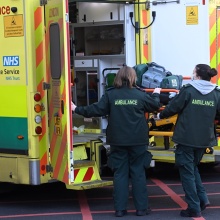 Μεταφορά ασθενή με ασθενοφόρο στη Βρετανία