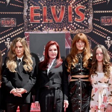 Λίζα Μαρί Πρίσλεϊ: Αμφισβητείται η εγκυρότητα της διαθήκης της - Γιατί οι θάνατοι διασήμων οδηγούν σε δικαστικά δράματα - Οι πολύκροτες περιπτώσεις.