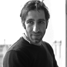 Ο Χάρης Φραγκούλης ανεβάζει την "Αφιέρωση" του Μπότο Στράους στο θέατρο Σφενδόνη