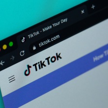Οι ΗΠΑ απειλούν να απαγορεύσουν το TikTok εν μέσω ανησυχιών ότι τα δεδομένα χρηστών θα μπορούσαν να διαβιβαστούν στην κυβέρνηση της Κίνας.