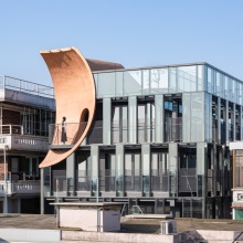 Το νέο εντυπωσιακό έργο του αρχιτέκτονα Moon Hoon στη Σεούλ: Με το όνομα Diagon, ένα κτίριο της δεκαετίας του 1980 μετατρέπεται σε συγκρότημα πολλαπλών χρήσεων.