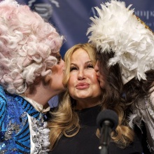 Η Τζένιφερ Κούλιτζ θα τιμηθεί με το βραβείο «Κωμική Ιδιοφυΐα» στα κινηματογραφικά και τηλεοπτικά βραβεία MTV 2023 - Οι ρόλοι που αναζωογόνησαν την καριέρα της.