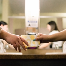 Δωρεάν προϊόντα περιόδου σε σχολεία 