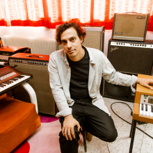 Συνέντευξη: Ο μουσικός Σταύρος Άλλος συστήνεται στην ATHENS VOICE και μιλάει για το debut album του «Για τη Νόρα»