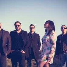 Ο κιθαρίστας των Sugar For The Pill, Ηλίας Κωστακόπουλος, απαντά σε 33 ερωτήσεις για την Αθήνα.