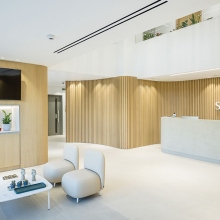 Οριστική λύση στην τριχόπτωση από την Seneca Medical Group 