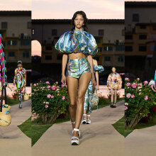 Μοντέλα στην πασαρέλα Pucci