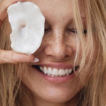 Η Πάμελα Άντερσον χωρίς μακιγιάζ σε εκδήλωση για το «νέο κεφάλαιο» της ζωής της - Η φυσική εμφάνιση στην Εβδομάδα Μόδας της Νέας Υόρκης.