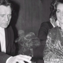 Η πολυτελής κατοικία του Ρίτσαρντ Μπάρτον στο Λονδίνο πωλείται 9,8 εκατομμύρια δολάρια - Ο θρύλος του θεάτρου και του σινεμά έζησε εκεί μεταξύ 1949 και 1956.