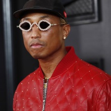 Φαρέλ Γουίλιαμς: Βιβλίο για τα κοσμήματα στην κουλτούρα και τη μόδα του hip-hop - Πώς ενσωμάτωσε τα σχέδιά του στην υψηλή κοσμηματοποιία των μεγάλων οίκων.