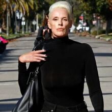 Μπριγκίτε Νίλσεν: Επιστροφή στην πασαρέλα για το σόου του οίκου Balenciaga στο Λος Άντζελες - Πώς σχολίασε τo comeback της η 60χρονη ηθοποιός και μοντέλο από τη Δανία.