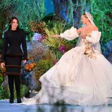 Σίλια Κριθαριώτη, επίδειξη SS24 στο Παρίσι