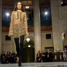 Cucculelli Shaheen: Το Ανώτατο Δικαστήριο της Νέας Υόρκης φιλοξένησε επίδειξη του γνωστού brand στο πλαίσιο της Εβδομάδας Μόδας.