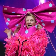 Κέιτ Μπλάνσετ: Ντυμένη Barbie στα βραβεία AACTA