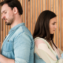 Λιγότεροι γάμοι, λιγότερο οδυνηρά διαζύγια