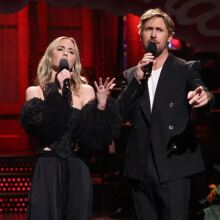 Ο Ράιαν Γκόσλινγκ και η Έμιλι Μπλαντ ερμήνευσαν τραγούδι της Τέιλορ Σουίφτ στο SNL