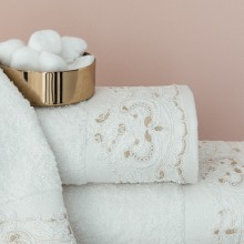 Παλαμαϊκή: Λευκά είδη που συνοδεύουν τις στιγμές μας 