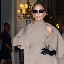 Τζένιφερ Λόπεζ: Στο Παρίσι για το σόου του Christian Dior