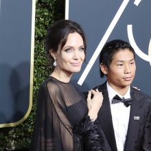 Παξ Τζολί Πιτ με τη μητέρα του, Αντζελίνα Τζολί