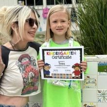 Η Τόρι Σπέλινγκ αποκαλύπτει το κόλπο της για να εξοικονομεί χρόνο ως... πολυάσχολη μαμά