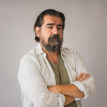 Κερδίστε 20 διπλές προσκλήσεις για τον Caveman στο θέατρο Αργώ