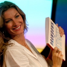 Η Ζιζέλ Μπούντχεν και η τρίτη εγκυμοσύνη της μετά τα 40 