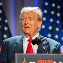 Podcast Κυριακές του Κόσμου | Η επόμενη μέρα μετά την επιστροφή του Τραμπ στον Λευκό Οίκο