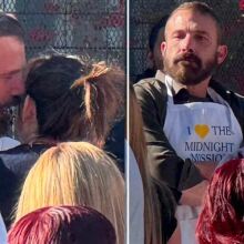 Μπεν Άφλεκ και Τζένιφερ Γκάρνερ μοίρασαν γεύματα σε άπορους για το Thanksgiving - Οι φωτογραφίες που έχουν δει το φως της δημοσιότητας