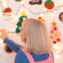 Πού θα φτιάξεις τα δικά σου χριστουγεννιάτικα στολίδια (και όχι μόνο)