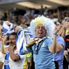 Οι κορυφαίες ποδοσφαιρικές πόλεις στον κόσμο, σύμφωνα με την κατάταξη του FourFourTwo - Στην 15η θέση Αθήνα-Πειραιάς - Το Λονδίνο στην κορυφή. 